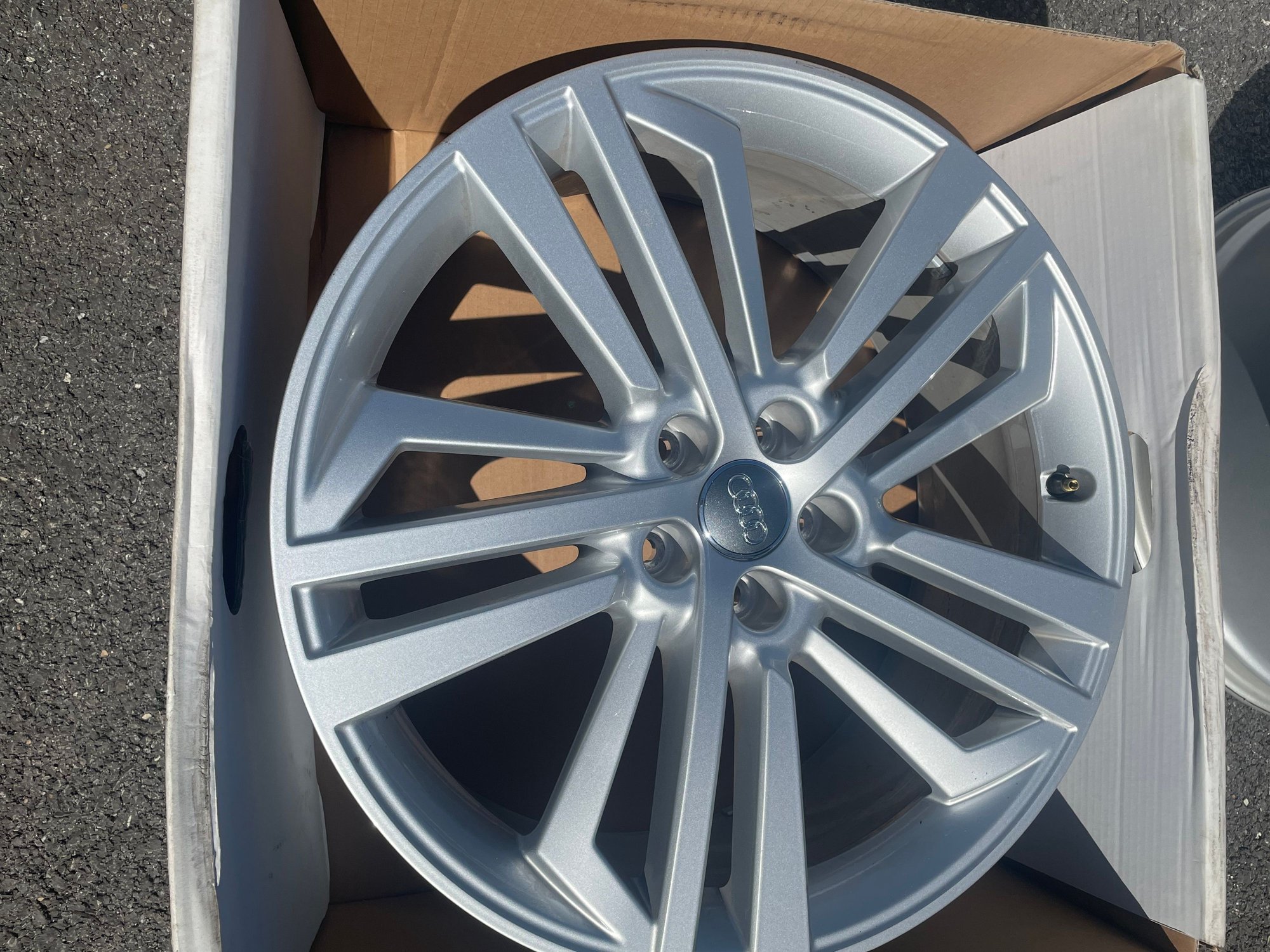 Wheels and Tires/Axles - Four 20” 2018 Audi Q5 prestige wheels - Used - 2018 to 2021 Audi Q5 - New Albany, OH 43054, United States