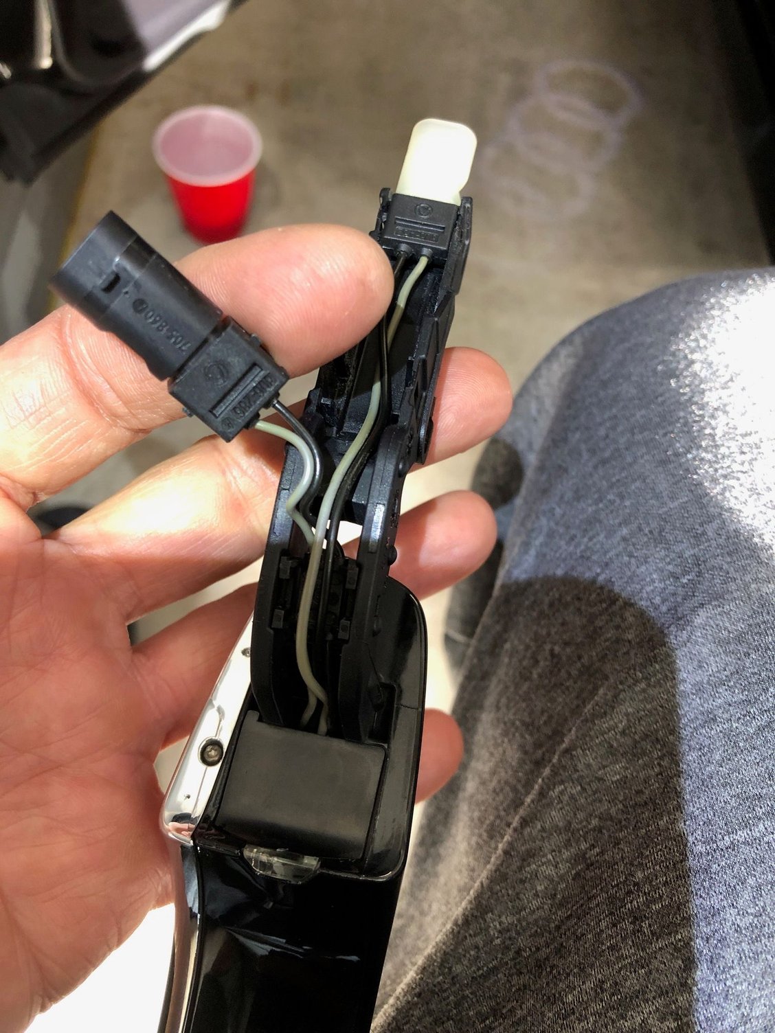 A6 C7 2012 exterior door handle light No Working A6 C7 2012 exterior door handle light No Working