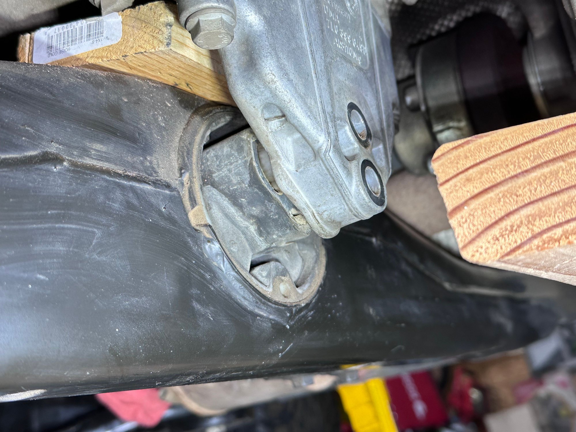 How to Remove Transfer Case Mounting Bushing AudiWorld Forums