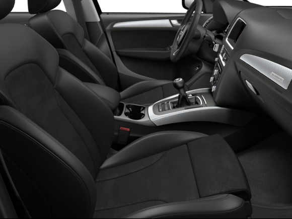Audi Q5 SE interior showing part leather and alcantara sports seats