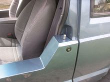 the button on top opens the door
