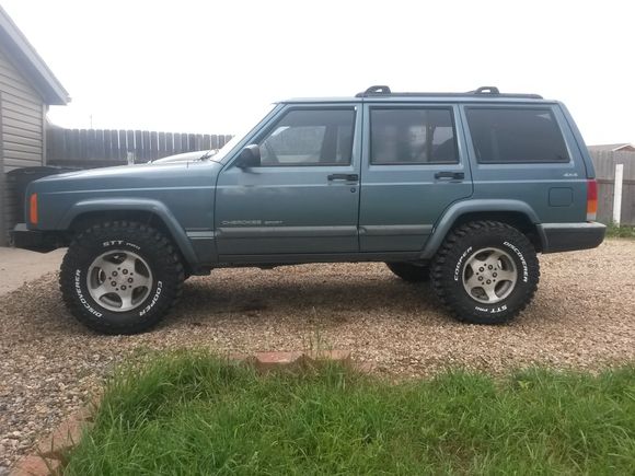 This is on a 2" budget lift. 3.5" tuff country is in the mail right now.
