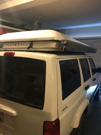 Roofnest and awning mounted