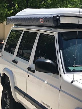 The awning can be mounted or either side