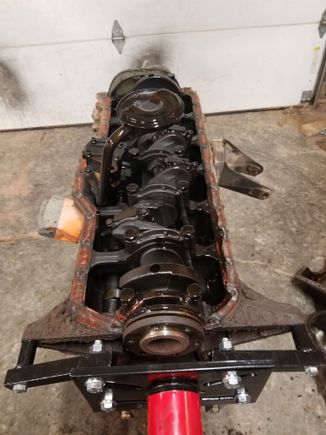 Bottom end of the 4.2, no excessive thrust bearing play. Rods, bearings all look ok. 