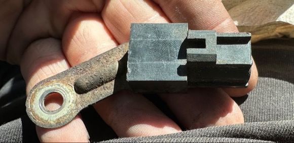 Mystery part, right side of block above oil filter. Jeep 4.0