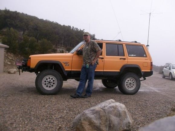 My 6'4" butt making my XJ look short :).