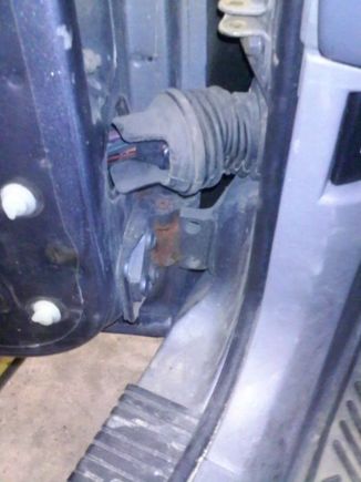 Bottom hinge and wires ready to be cut.