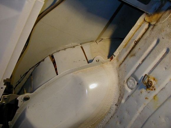rr wheel well cut inside