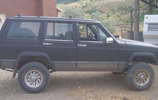 Just purchased this 1992 XJ and it is sitting pretty much as I've bought it. I intend to do a few alterations and upgrades, minor details, repair the bad etc. Nothing too extreme. I intend to use it for my work, which requires a decent amount of off road ability. I end up in some strange places, up some goat trails far into the mountain wilderness and down bad trails in the canyon-lands.