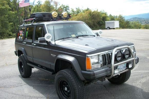 Jeep showing its colors proudly.