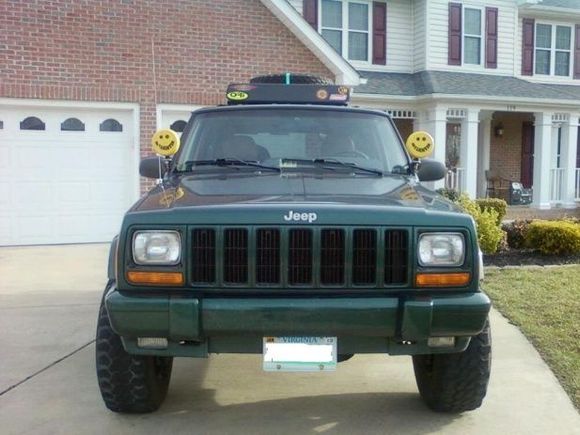 Added some Detour A-Pillar light mounts and KC lights.