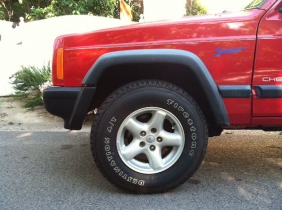 first mod... Eccos and Firestone Destination AT
235/75/15 Stock suspension