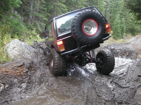 Coney flats 9/20/2009 huge mud pit...look at the Chinakee flex..whats up now..no cherokees can flex like it.
look at that rear flex!!!!