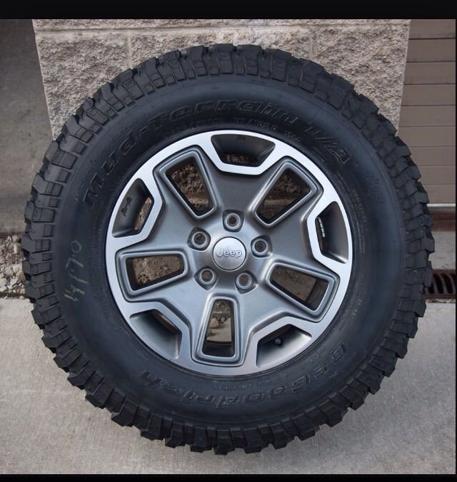Rubicon Wheels On Grand Cheroke Questions Jeep Cherokee Forum I M Wondering What Tire Size To Run On The New 17 Wheels As Not Lifting Truck Thanks For Help Fellas