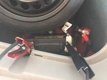 That red fuse on the right in this photo