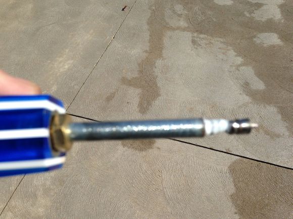 The inner threaded shaft
