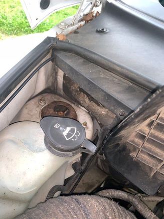 The washer pump should have 2 hoses attached to it 