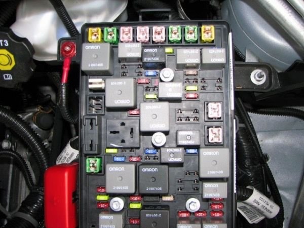 Then push  the fuses and relays firmly into place. 