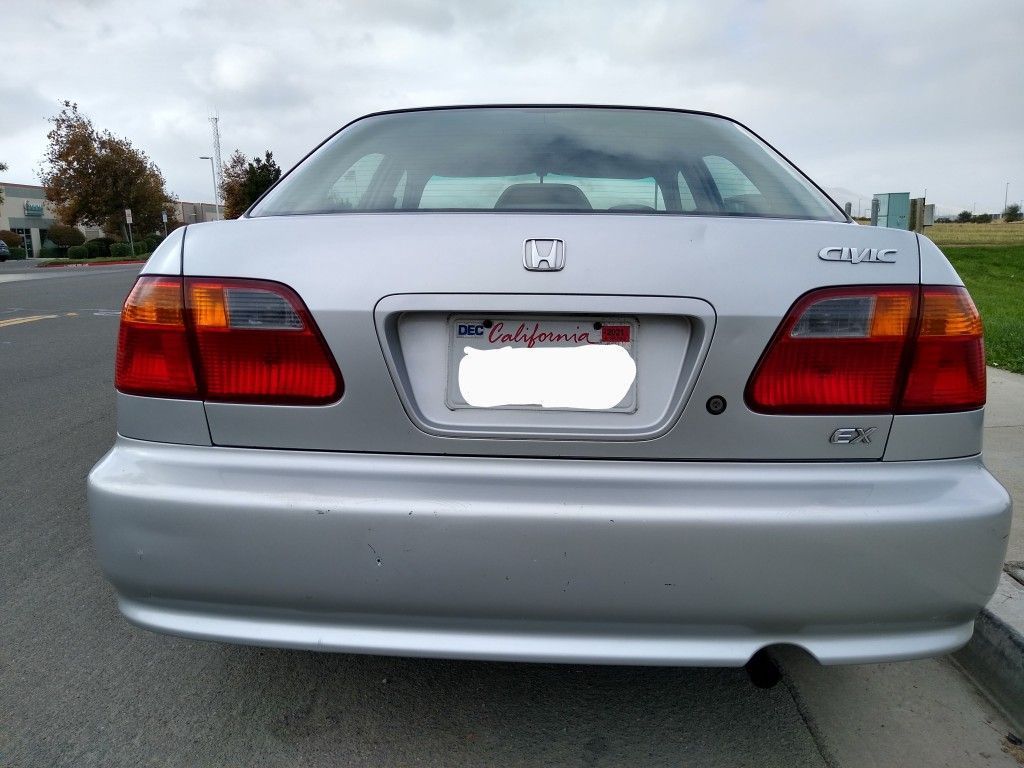 1999 Honda Civic - 1999 Honda Civic EX - Used - VIN 123346200015 - 308,000 Miles - 4 cyl - Automatic - Sedan - Gray - Patterson, CA 95363, United States