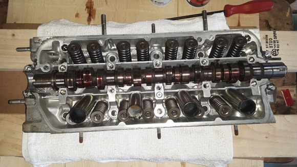 Assembly lube on camshaft