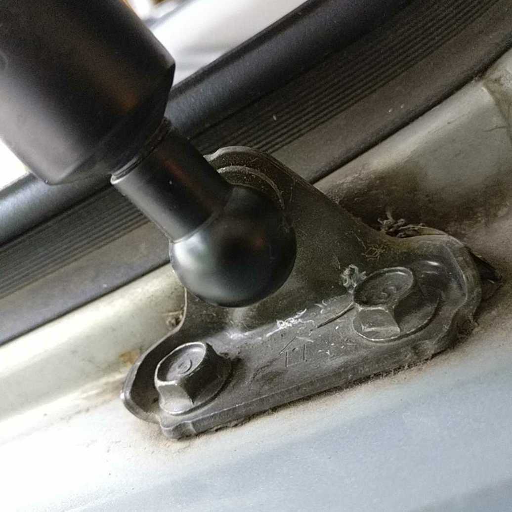 how to remove brackets from RX330 liftgate struts? ClubLexus Lexus