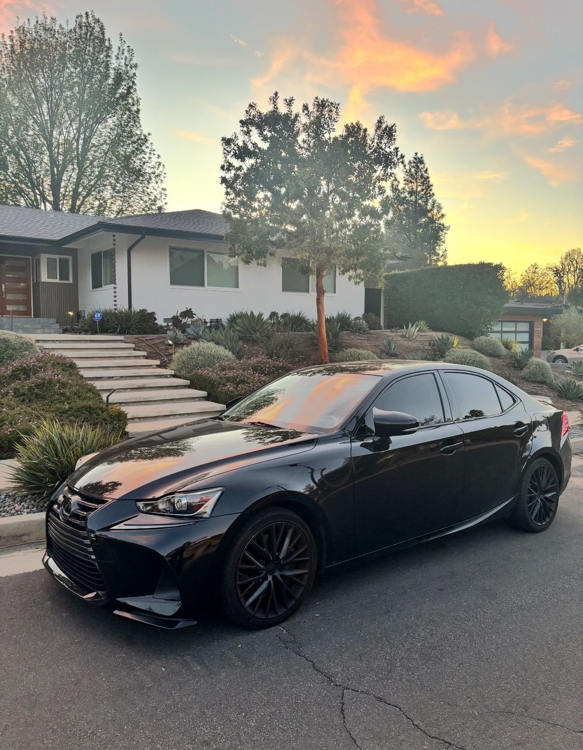 i plasti dipped my oem wheels black before i switched to aftermarket wheels. this is what it looked like