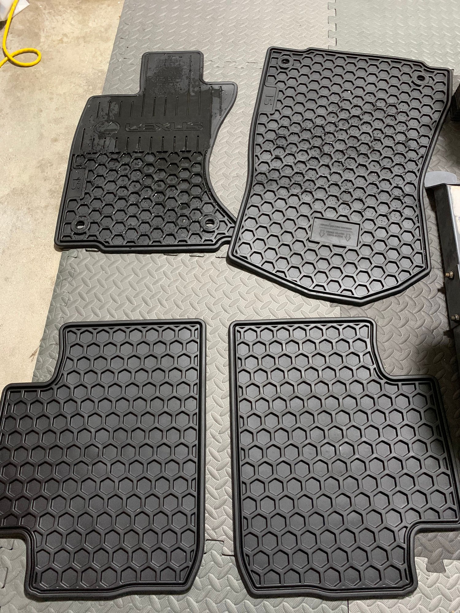 Interior/Upholstery - Lexus IS All Weather Mats - Used - 2014 to 2020 Lexus IS - Oshawa, ON L1J7T2, Canada