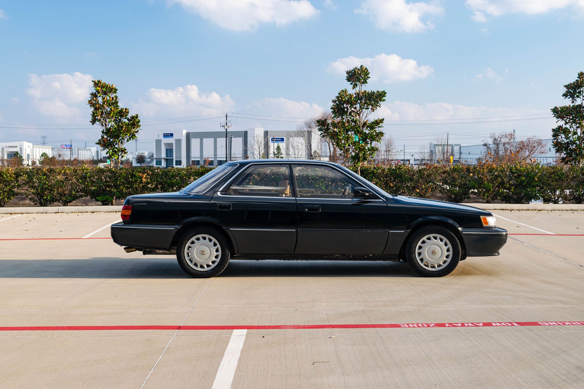 1991 Lexus ES250 - 1991 Lexus ES250 - 33k Miles - One Owner - Used - VIN JT8VV22T2M0148603 - 6 cyl - 2WD - Automatic - Sedan - Black - Houston, TX 77489, United States