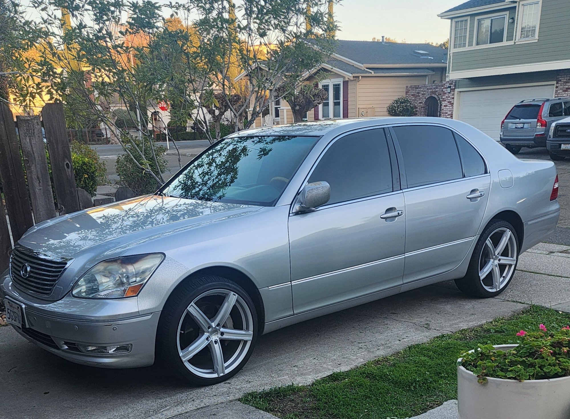 245/35R20. New rear struts. Transmission replaced at 178k. 182,000 