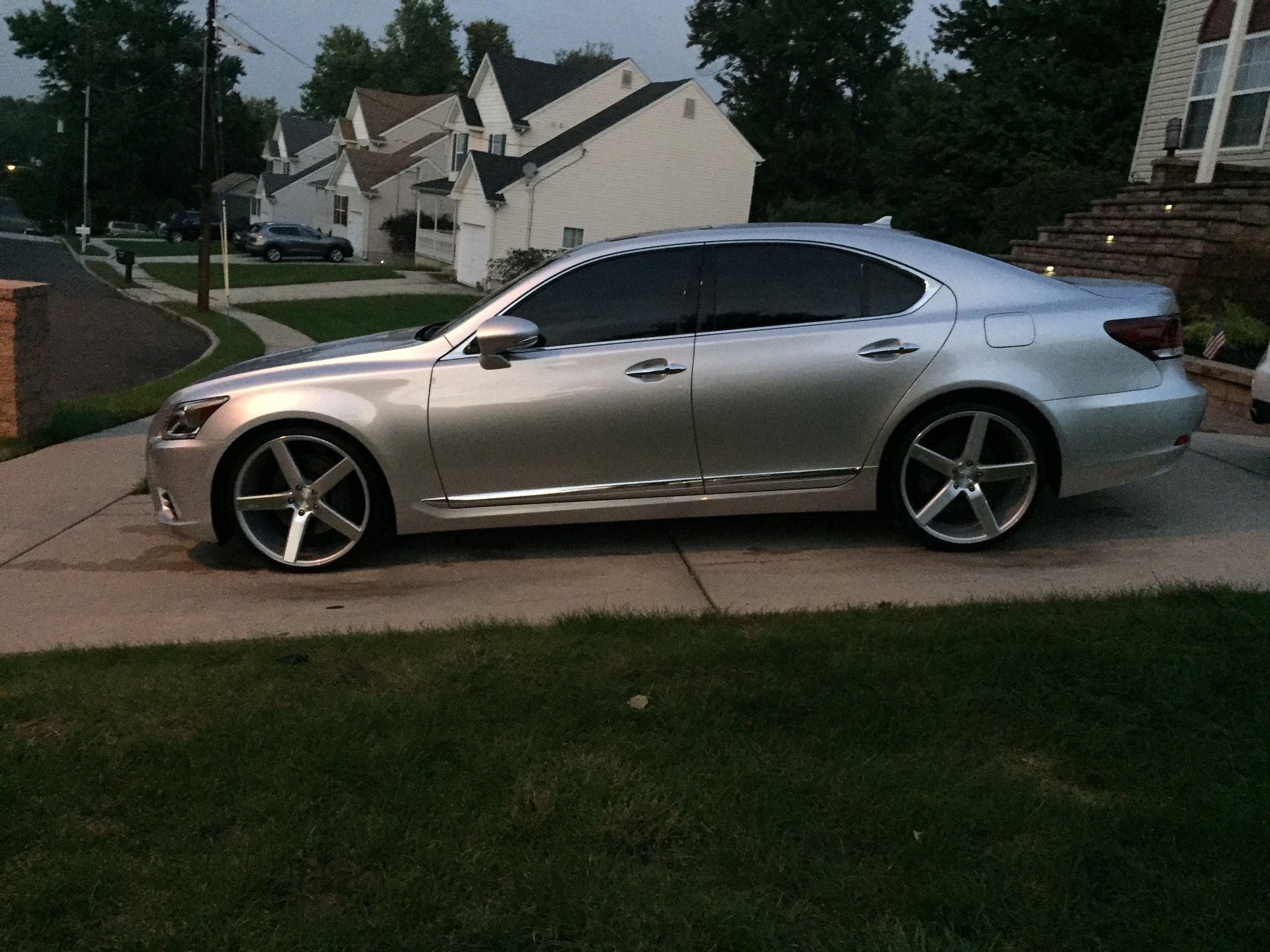 Wheels and Tires/Axles - 22 Inch Niche Milan - Used - 2008 to 2019 Lexus LS460 - Deptford, NJ 08096, United States