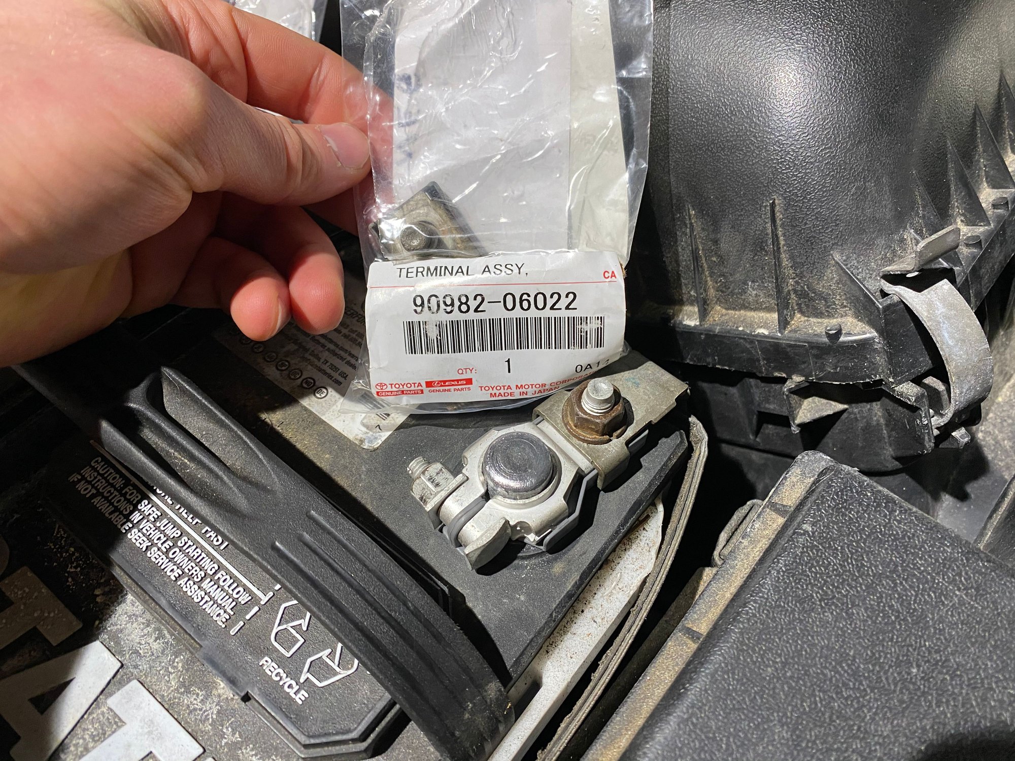 9701 ES300 New Battery Terminals ClubLexus Lexus Forum Discussion