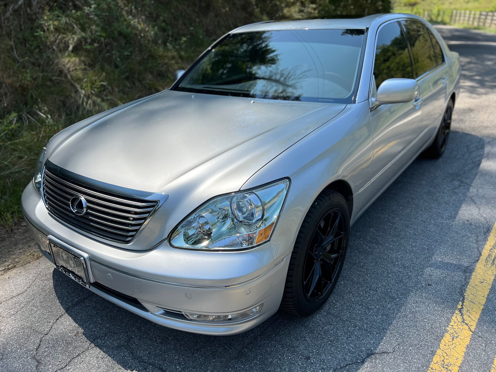 2005 Lexus LS430 - 2005 LS 430 modern tech package - Used - VIN JTHBN36F950180835 - 36,000 Miles - 8 cyl - Bristol, TN 37620, United States