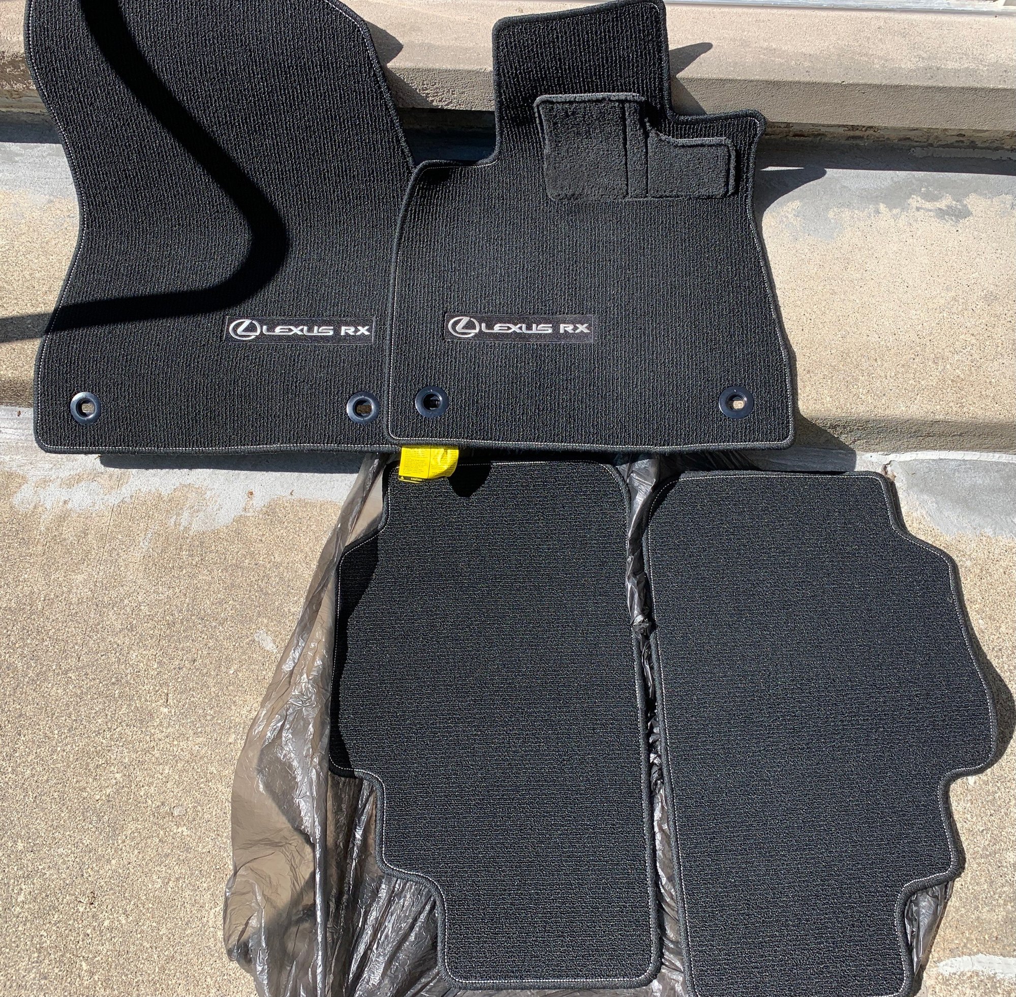 Accessories - RX350 RX450h OEM Floor Mats - Used - 2016 to 2021 Lexus RX350 - 2016 to 2021 Lexus RX450h - Chicago, IL 60601, United States