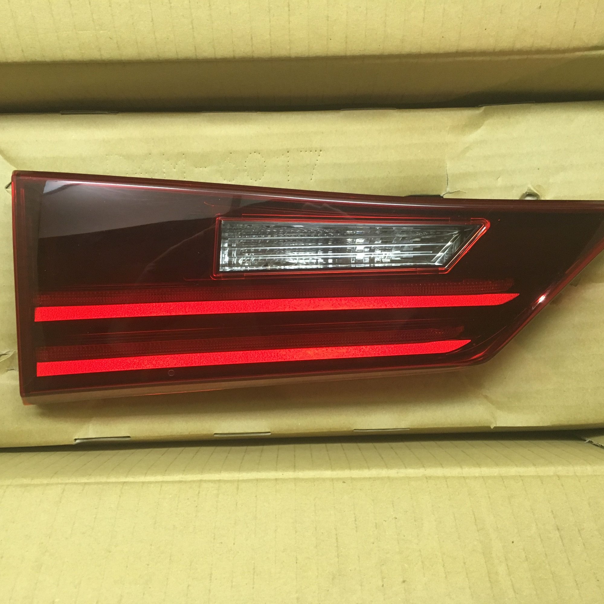 Lights - Trunk Lights for Lexus IS 2016 (Fits IS models 2014 onwards) - Used - 2014 to 2019 Lexus IS350 - 2014 to 2019 Lexus IS300 - 2014 to 2019 Lexus IS250 - 2017 to 2019 Lexus IS200t - Bellevue, WA 98004, United States
