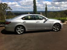 Aussie LS460 come standard with 19 inch wheels...I have no idea why...