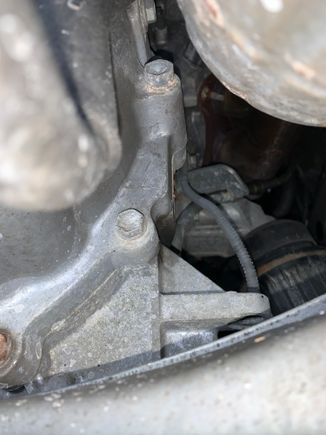 Right side of transmission bolts looks fairly untouched considering you would have to hit an impact causing marking usually? (Black dots a bit on the bottom side remember)