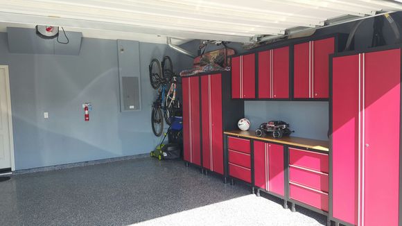 Epoxy "tuxedo"floors