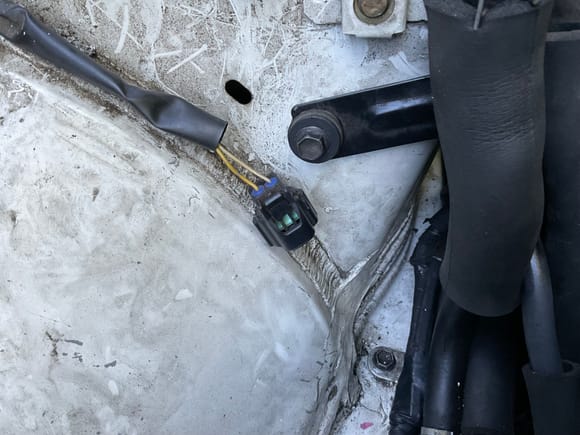 This is the Side Marker Connection I Believe! The Problem, I Don’t Have a Male End for It! I Went through the Entire Right Bank Wiring Harness and Didn’t See Any That Matched the Yell and White Wires. Does Anyone Know Where it is supposed to be located?