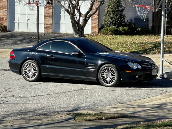 Here is a nice SL55 that was at my neighbors house.