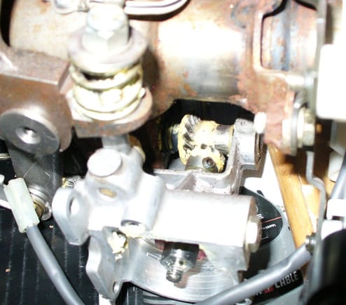 Top view of the tilt motor's internal gearing.