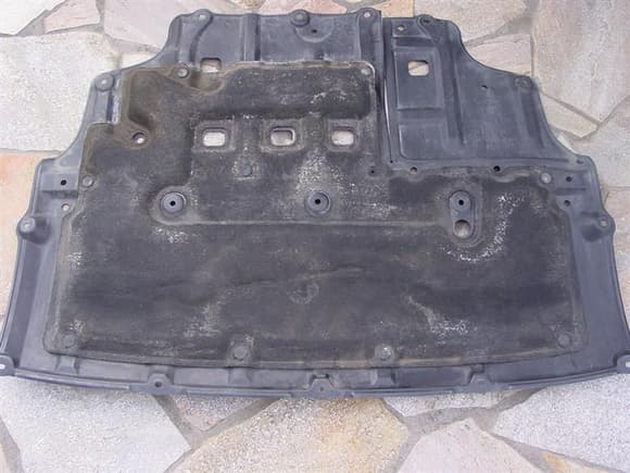 Celsior (LS430) engine under cover features a silencer pad.