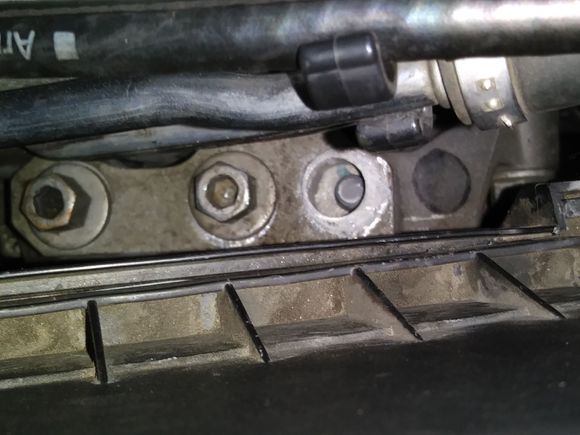 Engine mount bolt