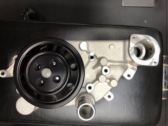 Corvette style LS racing water pump with billet pulley