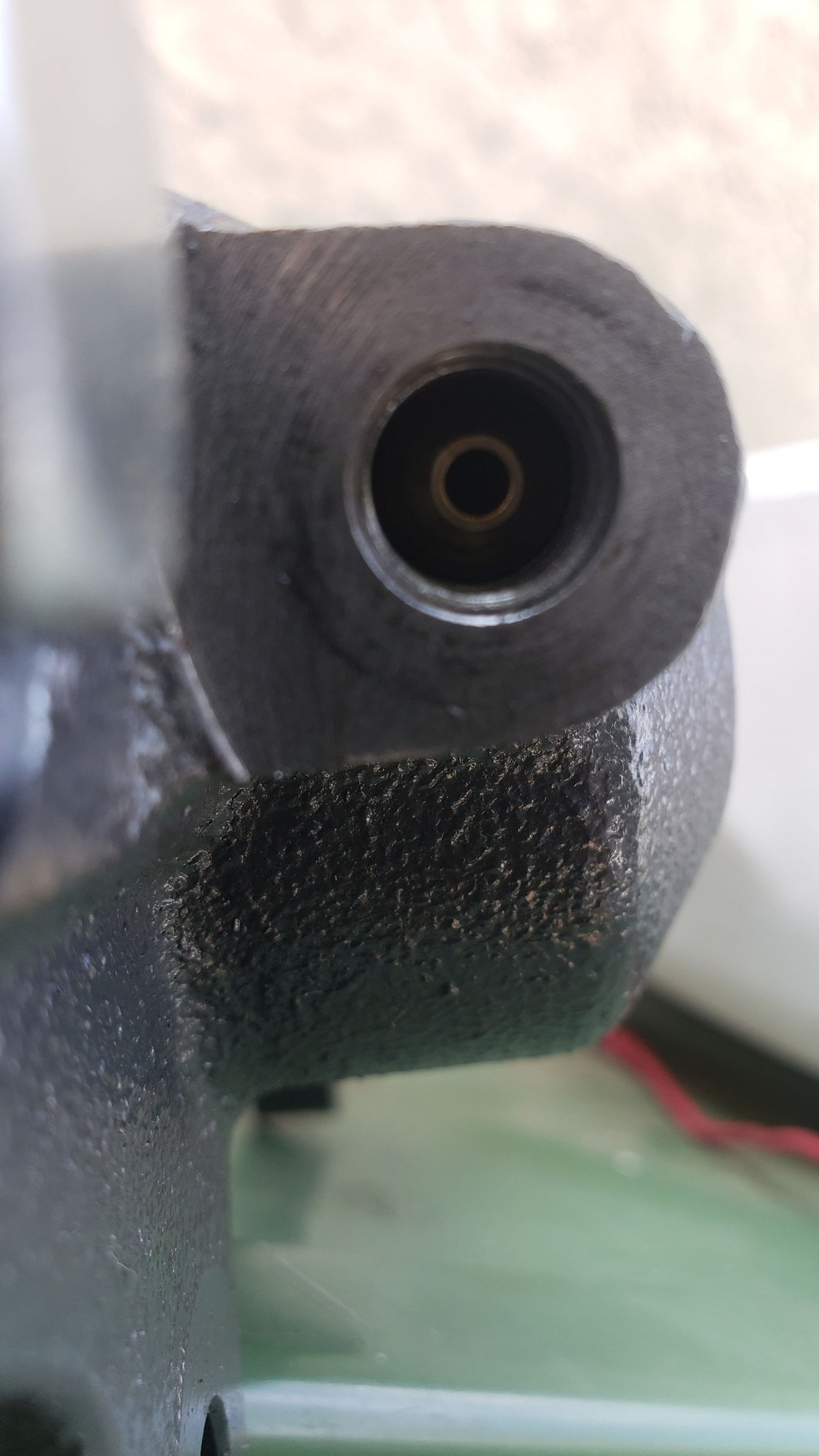 They gave the calipers without the inserts in the pic, realized that after I installed then and they leaked
