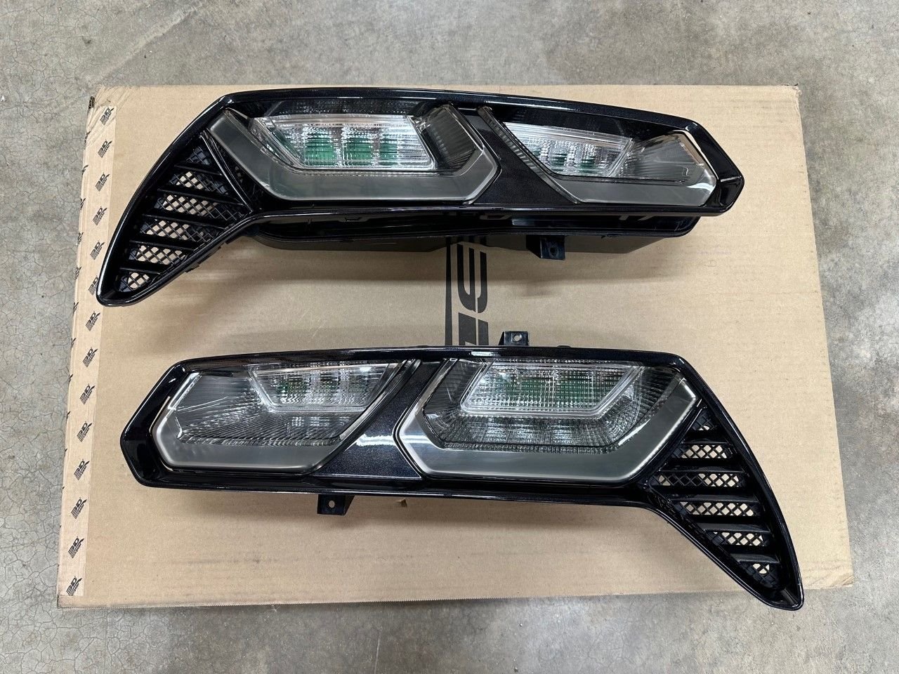 FS (For Sale) C7 Z06 Clear Tail Lights with Bezels CorvetteForum