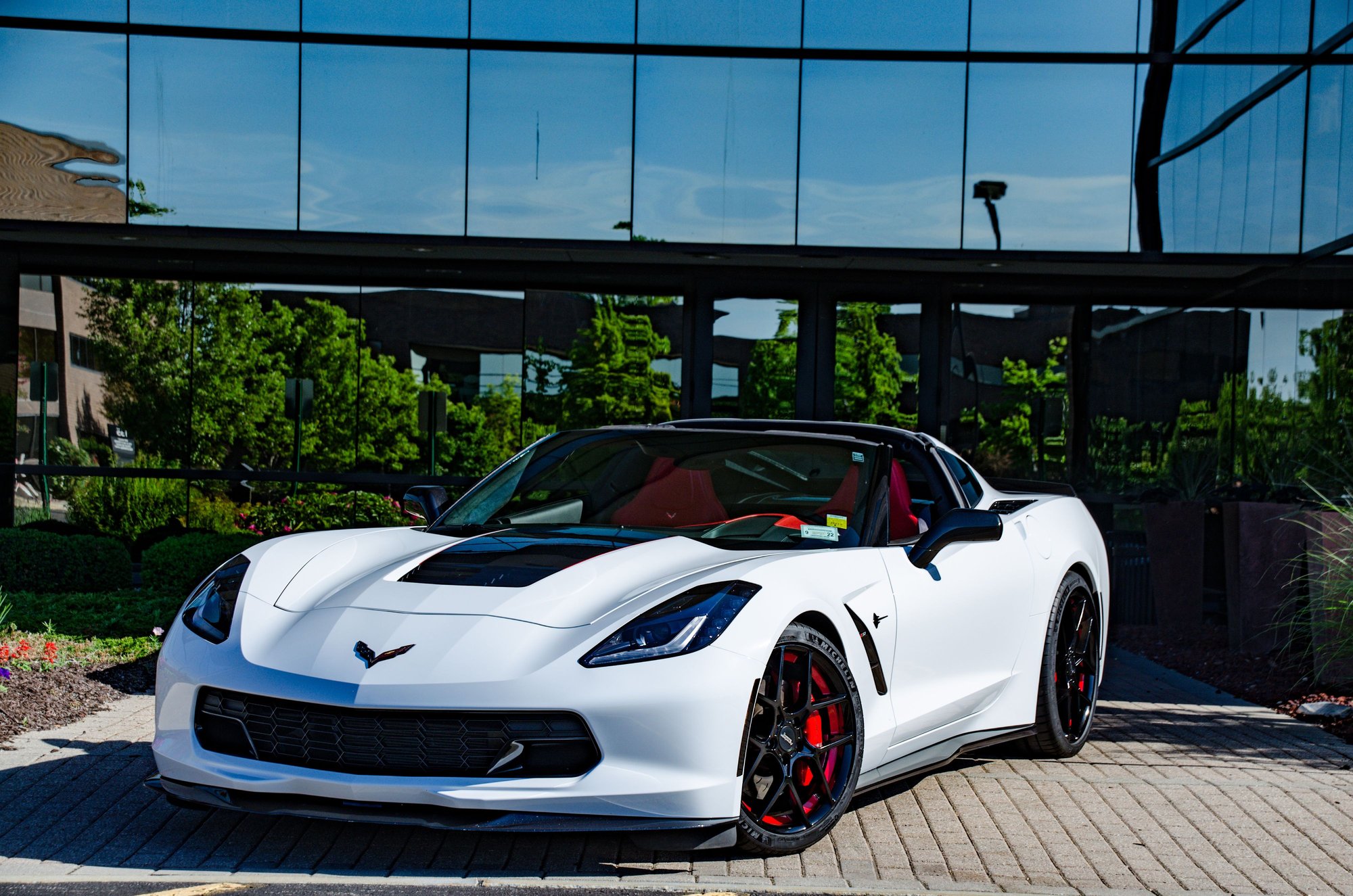 FS (For Sale) 7-Speed, Z51, Arctic White w/Red - CorvetteForum - Chevrolet  Corvette Forum Discussion