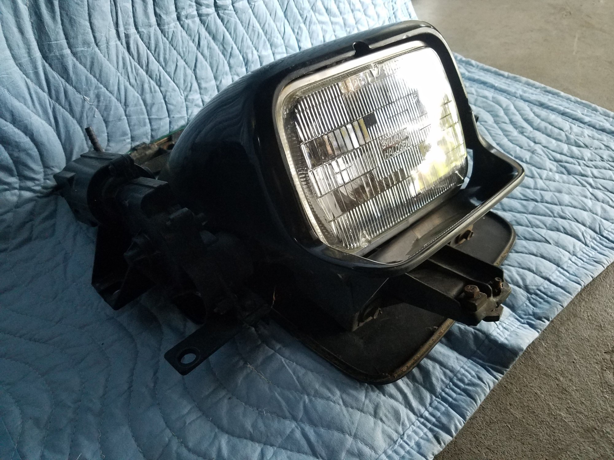 FS (For Sale) 19841987 Complete Headlight Assembly CorvetteForum