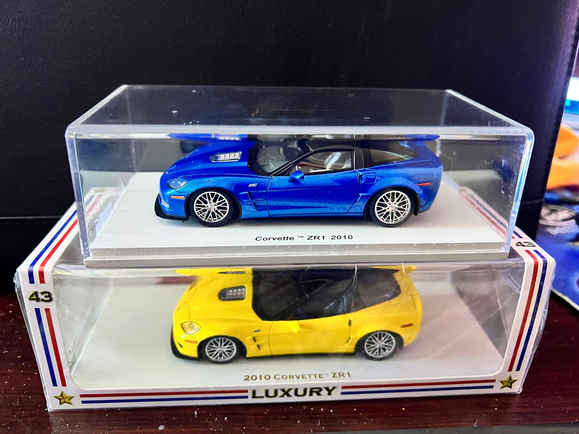 Lucky Diecast 1/18 – Chevrolet Corvette Grand Sport 1964 Blanche (ROAD SIGNATURE)