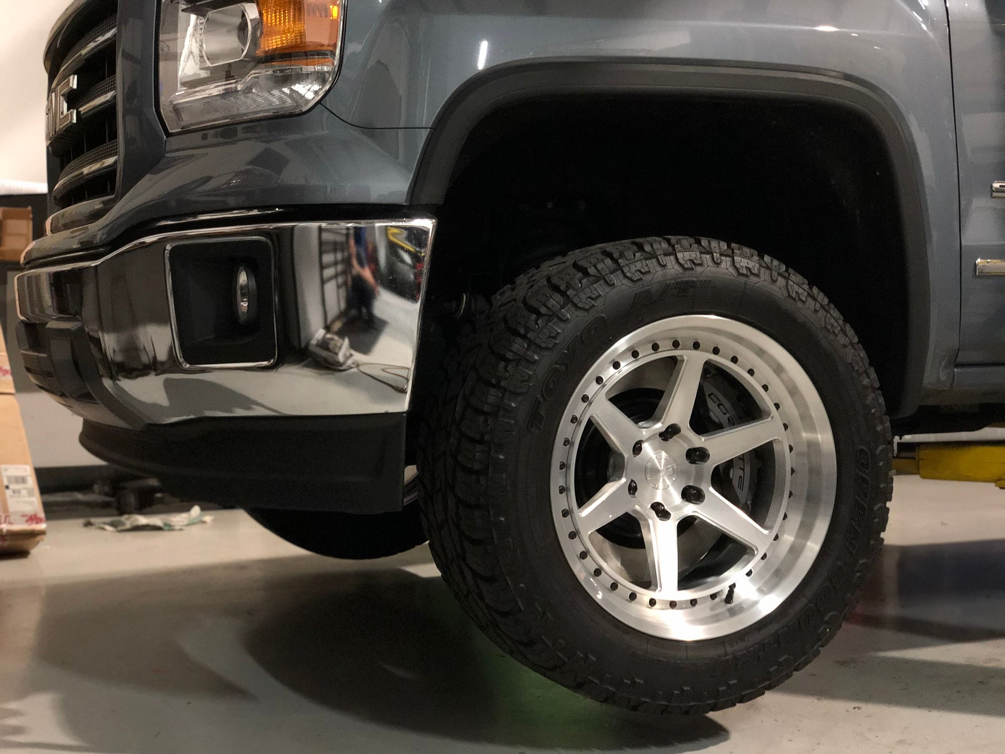 ZR1 C6 ZR1 front calipers CorvetteForum Chevrolet Corvette Forum Discussion